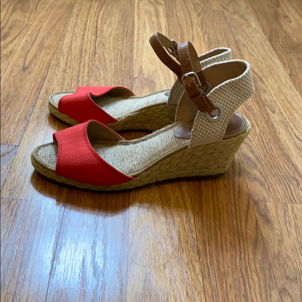 Lucky Brand Red and Tan Wedges